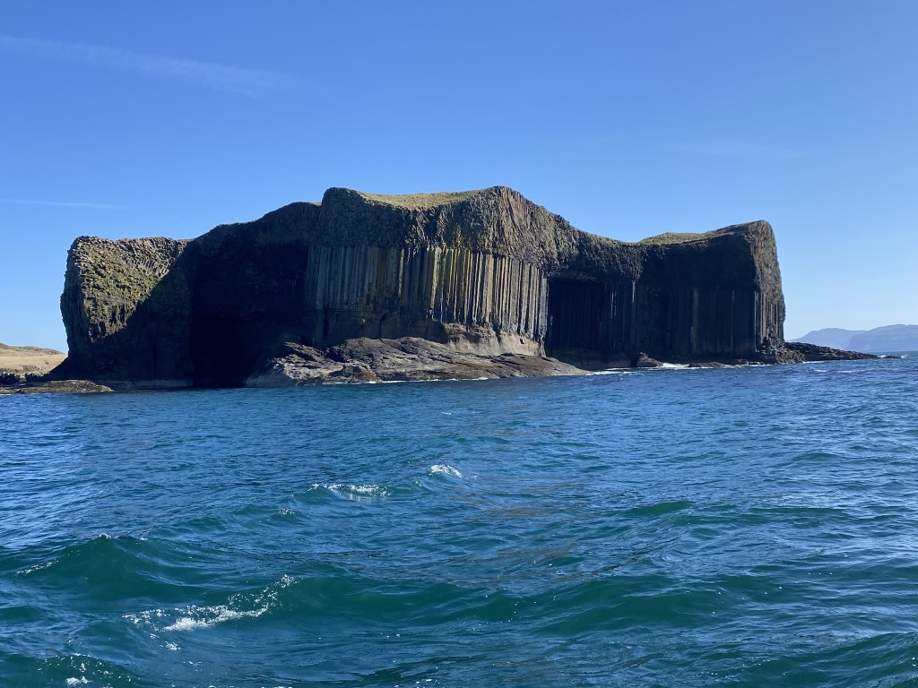 Staffa – Basalt Cliffs, Fingal’s Cave and&nbsp;Seabirds